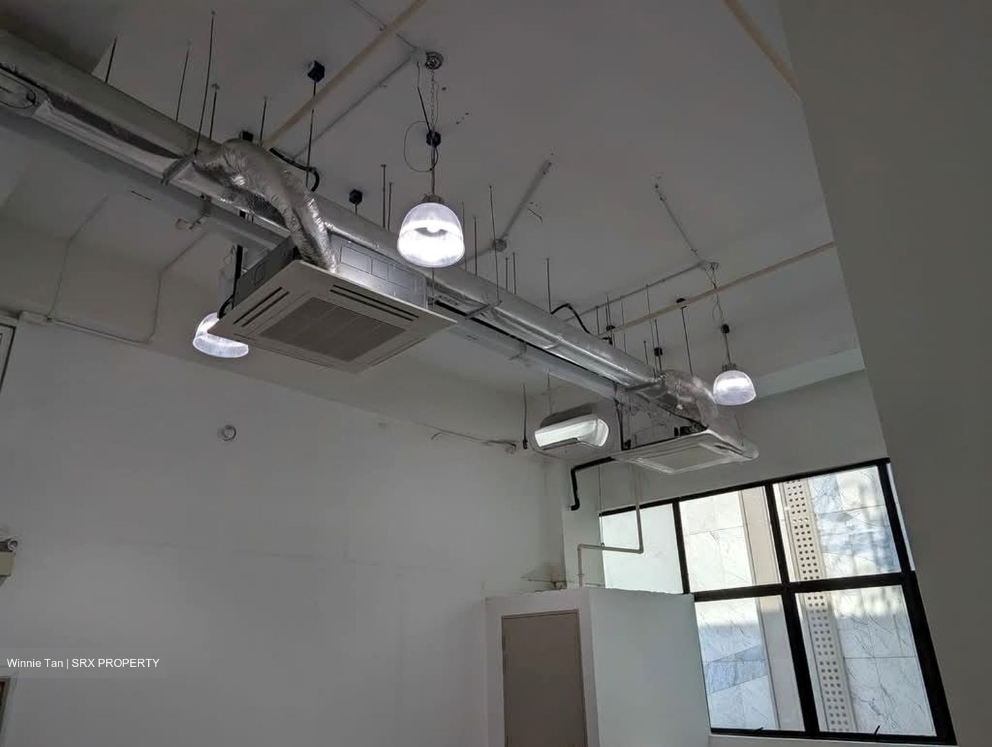 Hexacube (D14), Office #586026641